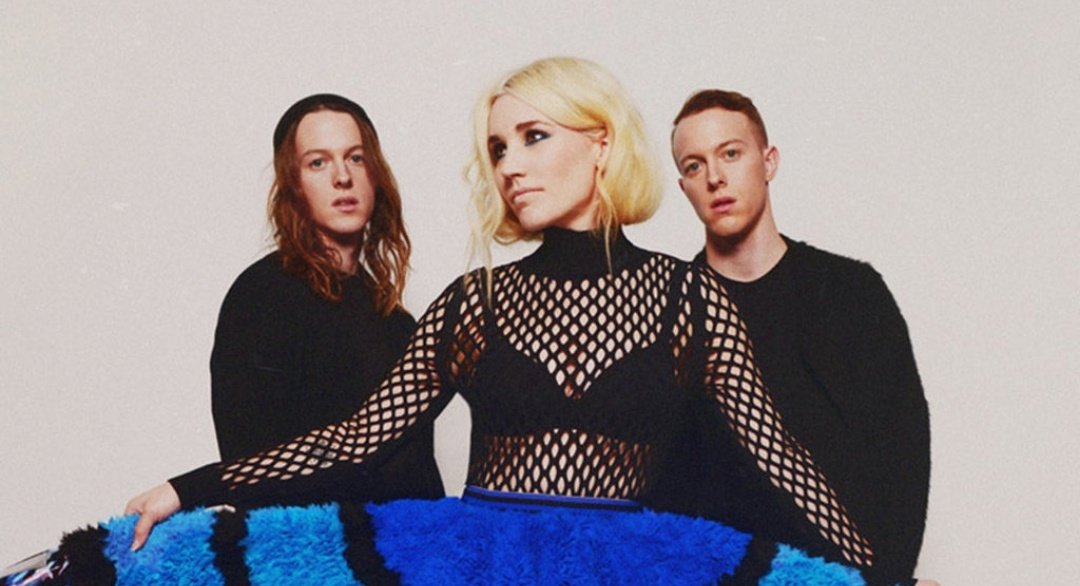RoyalFMRwanda's tweet photo. #WeeklyTop40CountDown with @rickdees
How are you doing?
On the count down this week is Trampoline @shaedband, Before you go @LewisCapaldi, Rain on me @ladygaga
#943RoyalFM
#Top40CountDown
#RickDeesWeeklyTop40
#Music https://t.co/2RvrRsjY1i