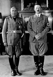 21/ Le 18 juin, Hitler et Mussolini se rencontrent en Bavière.Pendant ce temps, les militaires dans les Alpes s’organisent pour imposer à Rome que toute offensive ne puisse être lancée avec au moins de 23 juin.Le message est bref mais clair : « pas une heure avant le 23 ».