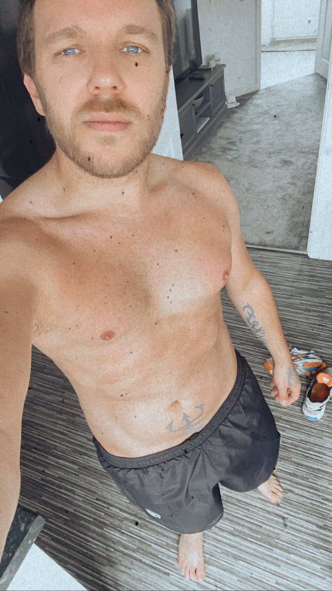 RyanB__81's tweet photo. 13K run in total ... smashed out 10K in just under an hour! #Run #SoberSummer #AbsBefore40 #Fitness https://t.co/7jNJb4Hso2