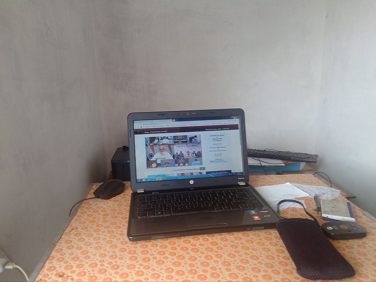 mahesh_chandra1's tweet image. Hon&apos;ble  PM addresses watched at CSC center AMRAHWA balrampur.
@CSCUttarPradesh