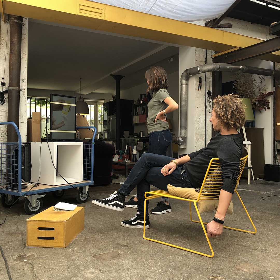 Notre directeur de création François-Xavier Pelisser &amp; @SeashellsEyes, Chef de Projet sur l'un de nos plateaux de tournage. #AlwaysFocus ! 
#work #WorkHard