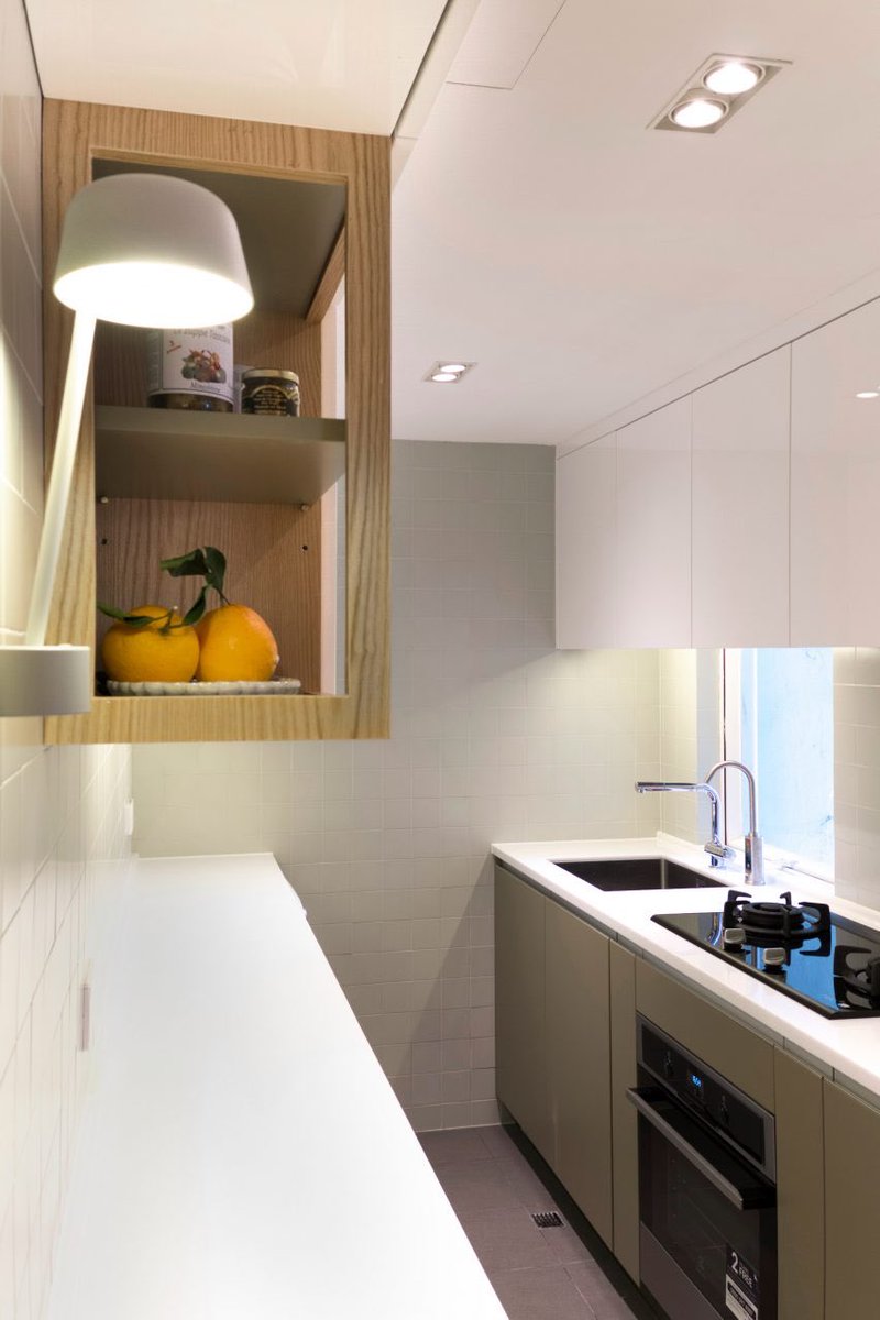 Berikut adalah denah untuk Flat 27A. Dapat dilihat, layout hunian cukup simple dan juga fleksibel. Bagian di samping bedroom adalah hidden storage pribadi sang owner. Kemudian juga ada area dapur dan kamar mandi.