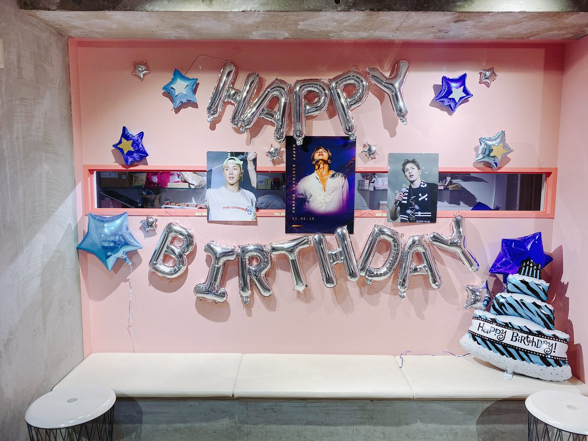 mnstx_yp's tweet photo. ショヌさんのセンイル行ってきた〜🧸💓🎂店内めちゃくちゃ可愛かった🥺
ポスターまで当たって嬉しい｡ﾟ(ﾟ´ω`ﾟ)ﾟ｡

#SEASON_FOR_SHOWNU���#셔누
@radiance11331 
@tigcafe https://t.co/BqVsFIr6n7