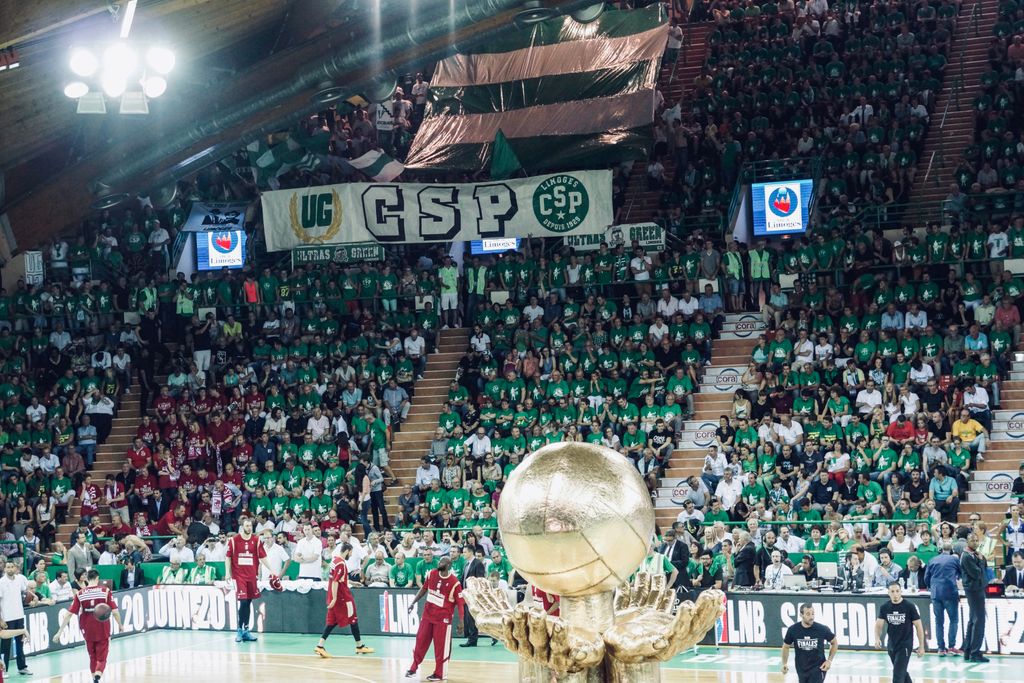 limogescsp's tweet photo. 🔙 C’était le 20 Juin 2015 
🥁Supporters limougeauds, c'est notre plus grande fierté 🎵
#Ensemble #CSP2015 https://t.co/VRtLhL1plZ