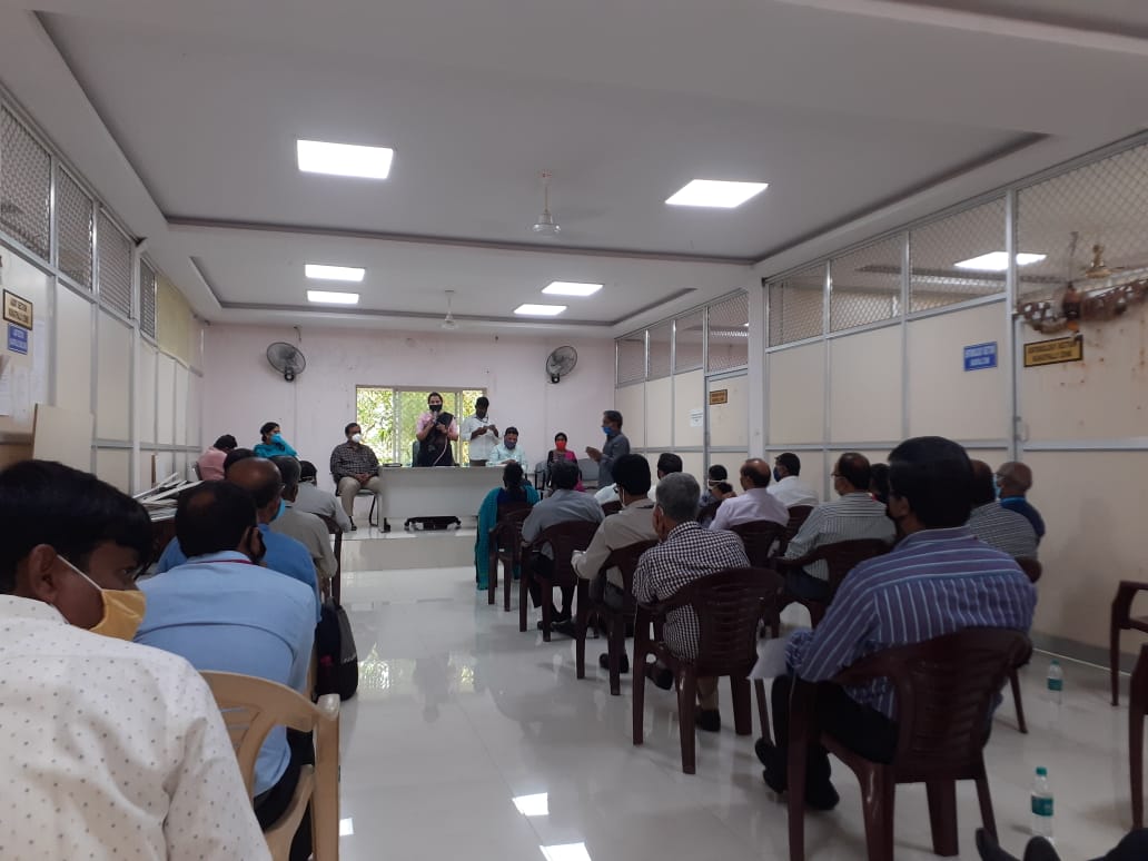 Zonal Commissioner Kukatpally (@zc_kukatpally1) on Twitter photo Facilitating meeting with Bankers , DCs & UCD wing of Kukatpally zone for easy access to loan to street vendors,10k each during this tough #Covid19 time..announced by Govt.
<a href="/CommissionrGHMC/">Commissioner GHMC</a>
<a href="/bonthurammohan/">Dr. Bonthu Rammohan</a> <a href="/arvindkumar_ias/">Arvind Kumar</a>
<a href="/KTRTRS/">KTR UPDATES</a> Facilitating meeting with Bankers , DCs & UCD wing of Kukatpally zone for easy access to loan to street vendors,10k each during this tough #Covid19 time..announced by Govt.
<a href="/CommissionrGHMC/">Commissioner GHMC</a>
<a href="/bonthurammohan/">Dr. Bonthu Rammohan</a> <a href="/arvindkumar_ias/">Arvind Kumar</a>
<a href="/KTRTRS/">KTR UPDATES</a>
