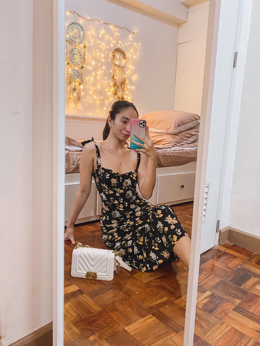 _angeldei's tweet photo. Left: not asking for it
Right: STILL NOT ASKING FOR IT

Don’t tell women how to dress, TELL MEN NOT TO RAPE. https://t.co/q1NECT1Ana