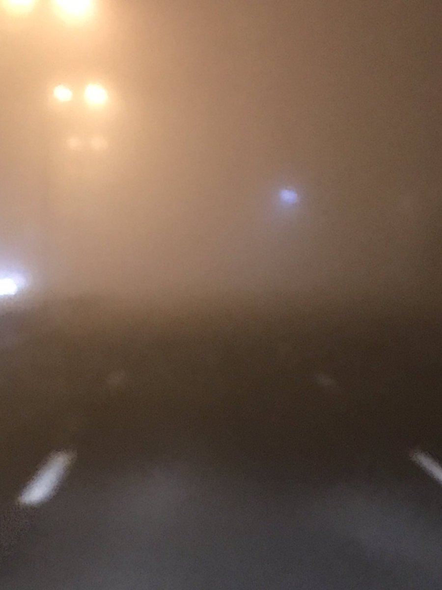 Alevelazquezdj's tweet photo. Mucha neblina! No se ve nada!!! Autopista del oeste. @AleRamosTN @solotransito @evialoeste @ https://t.co/uzGeDEpgL2