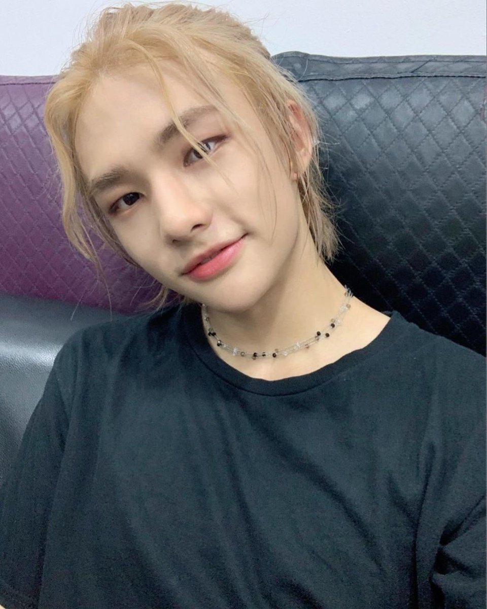 StrayKidsFrance's tweet photo. [📷] 20/06/2020 - INSTAGRAM 

[#HYUNJIN]

🤗L'émission de musique était amusante 
#straykids #Lovestay #LesStaysMeManquentEncorePlus #CestJuste #CommeÇa

————

Source : realstraykids 
Trad. : Stray Kids France https://t.co/DCbDRBAEmO