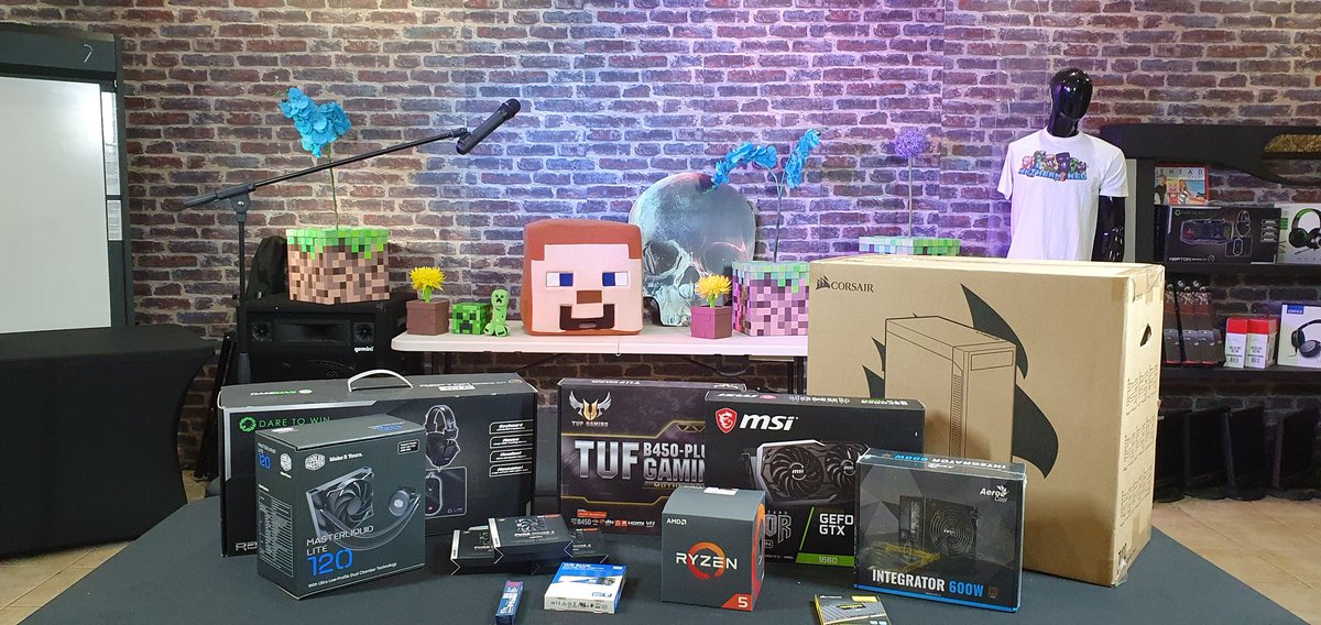 alodeofmedia's tweet photo. It's PC building Day! 
We will be live streaming ourselves building our new streaming Rig shortly! https://t.co/kIOUhPOPmI