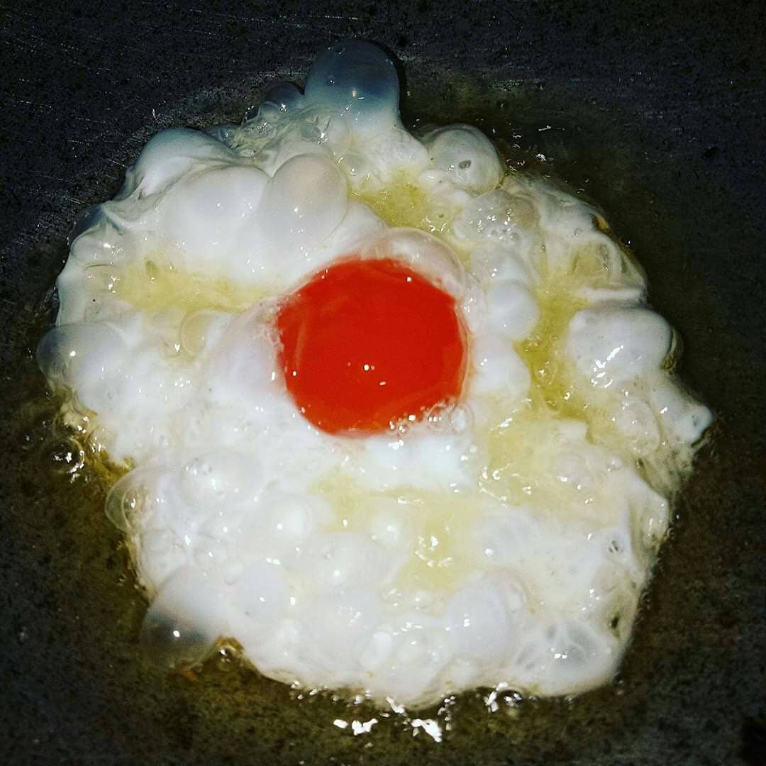 anak_1996's tweet photo. Telur ayam masin boleh whatsapp saya jika berminat +60168391040 https://t.co/zuAmsrodV8