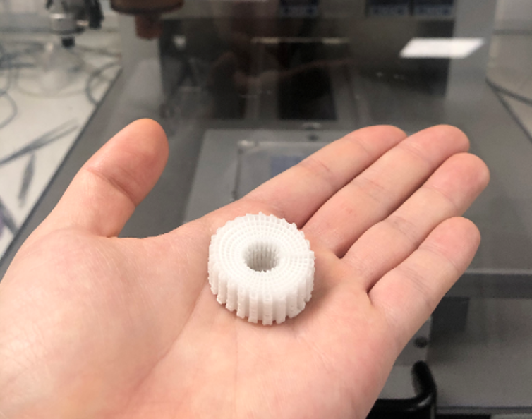 sarahemery147's tweet photo. This 3D printed 'bone brick' created in Manchester could transform how we treat bomb injuries https://t.co/eBoSn42Xq9 https://t.co/76RnrDFYwi