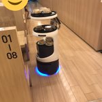 これは買いたくなる!くら寿司でデザートを売り歩くロボット!