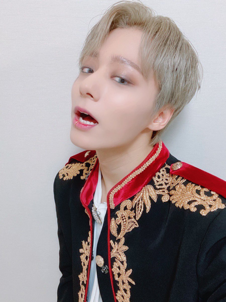 official_ONEUS's tweet photo. [#환웅]
아직 여운이 남아있어서 그런지 계속해서 로투킹 무대만 돌려보고 있는데 그만큼 많이 배우고 여러 무대를 달님들께 보여줄 수 있어서 너무 행복했던 것 같아요🥰 https://t.co/9usOOHT4jF