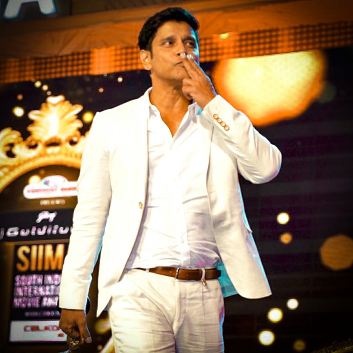 Muthura17524398's tweet photo. #chiyaanlove
#ChiyaanVikram 
#chiyaanisam
#Chiyaan60 https://t.co/M1QUANIEQr