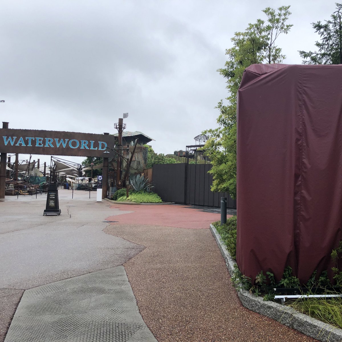 ユニバハピエル編集長 Usj写真と動画 على تويتر スーパーニンテンドーワールドの入口はウォーターワールドになりそうですね 大きな看板が出来ていました クッパ城の後ろには雪が積もった氷のステージも見えます Supernintendoworld