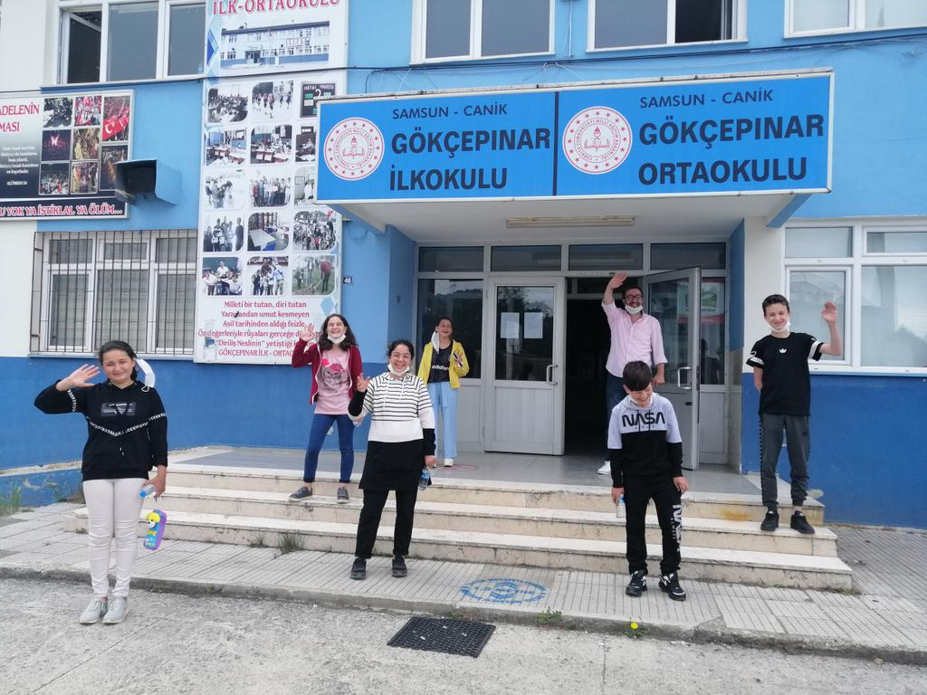 Sosyal mesafeli güle güle LGS pozu🙂 Yolunuz açık olsun çocuklar🤗