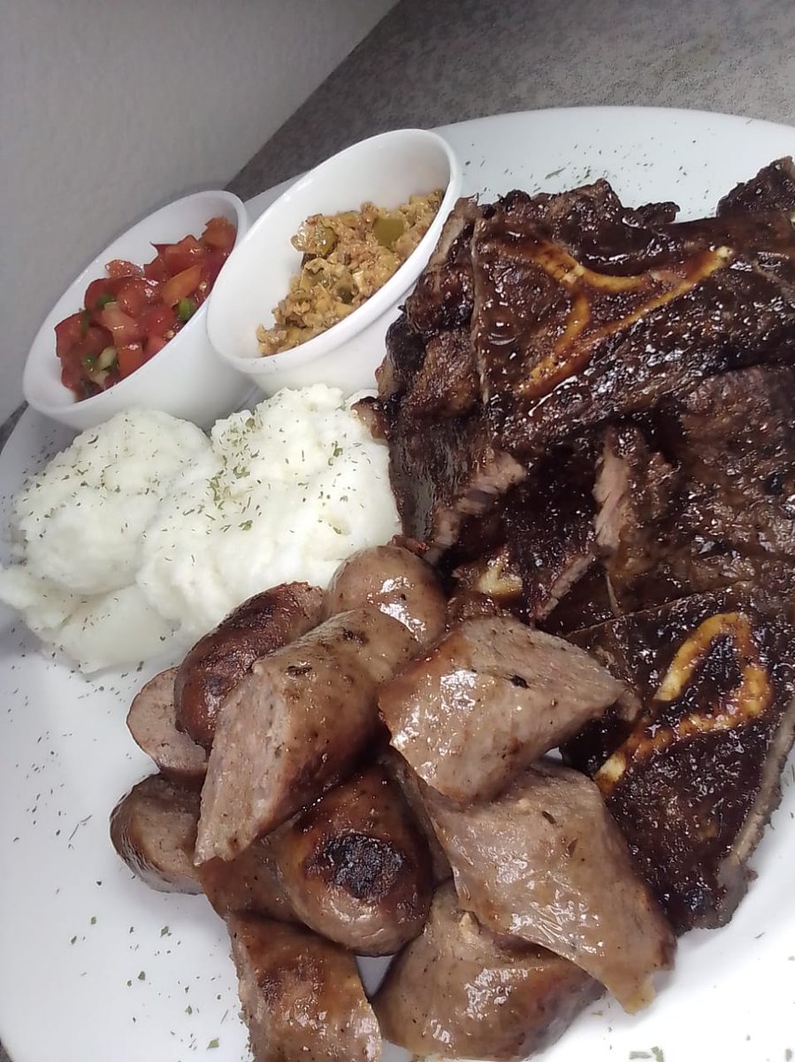 TheJointLounge's tweet photo. A good day deserves good food.. place your order on 082 876 5418 / 082 977 9503 https://t.co/TkfN5I30O5