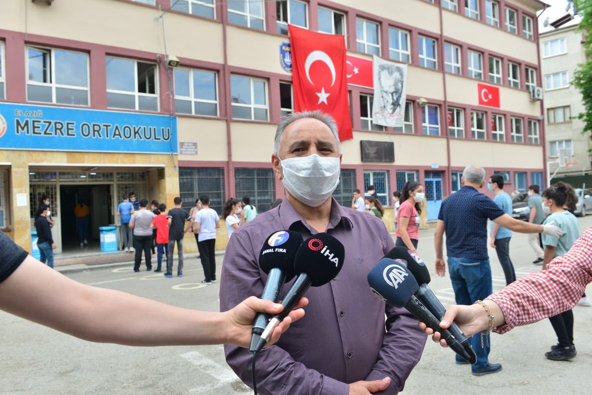 elazigmem's tweet photo. Milli Eğitim Müdürü @feyzigurturk ; İlimizde yapılan LGS tüm kurallar titizlikle uygulanarak, hiç bir aksaklık olmadan huzur ve güven içerisinde tamamlanmıştır. Özveriyle görev yapan tüm meslektaşlar��ma teşekkür ederim.
@ziyaselcuk 
@erkayayirik 
#elazığ https://t.co/rSqgmYLM3e