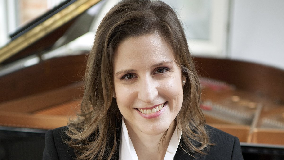 CompositorHabla's tweet photo. Y el jueves 25 junio a las 19,00 nuestra invitada en la Plataforma de Conciertos Online @CompositorHabla es Cristina Lucio-Villegas que interpretará obras de piano del siglo XX de Castillo,Albéniz,Granados, Catalán y Ginastera.Yo ya tengo mi entrada, y tu? https://t.co/0KdqsLRiO8 https://t.co/yKgiE7q7iq