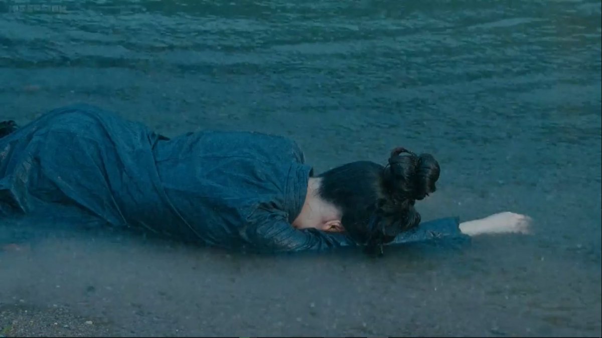 anyway, buhay pa si lin qi omg!!!! you go, girl!!!!! glad u still brought that token with you god bless qianqian long live crown princess qianqian now that your dispute with her is over pls become bffs for life