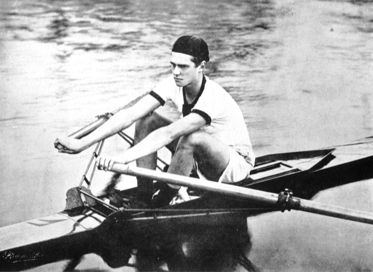 Born in Australia, Eric was part of the famous Fairbairn rowing dynasty, with uncle Steve commemorated at the mile marker in the Varsity boat race and in the 'Fairbairns' event still rowed at Cambridge. GEF here in scull.