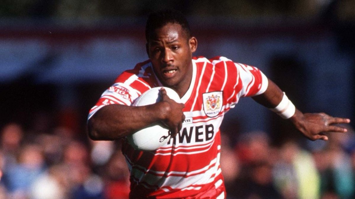 JennyFordey's tweet photo. Ellery Hanley taking to @colinmurray on @bbc5live What a man, what a sportsman! Every child that has ambitions (whatever they may be) should listen. Graft, focus,
practice, humility &amp; a little bit of healthy addiction will help you to live a fulfilled life. #sport #rugby https://t.co/MnRCAev2IN