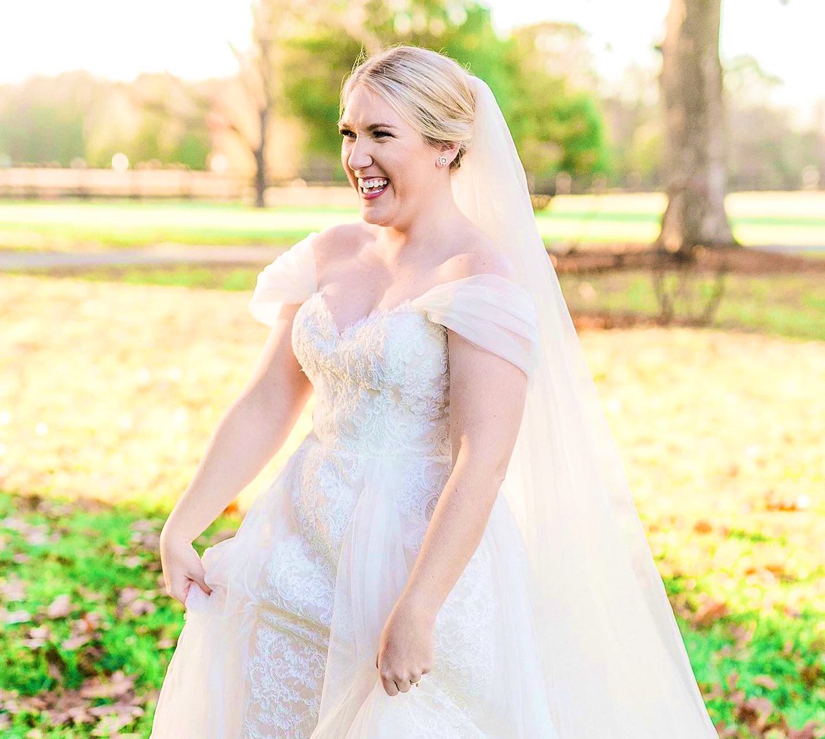 LeftOnLeft's tweet photo. Happy Birthday to my amazing wife @OPPark18. From being the most amazing new mother to being a woman of faith through your husband having cancer. Beyond Blessed to have you as my wife. I hope you have a great day!
#IOutKickedMyCoverage https://t.co/4HHAZC7XX0