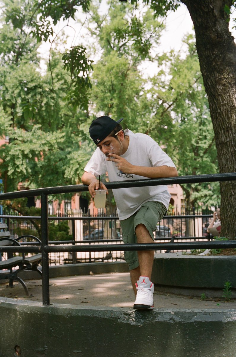 youngwhybaby's tweet photo. coolin the other day w @derekbalarezo_ https://t.co/fNofYbmDzY
