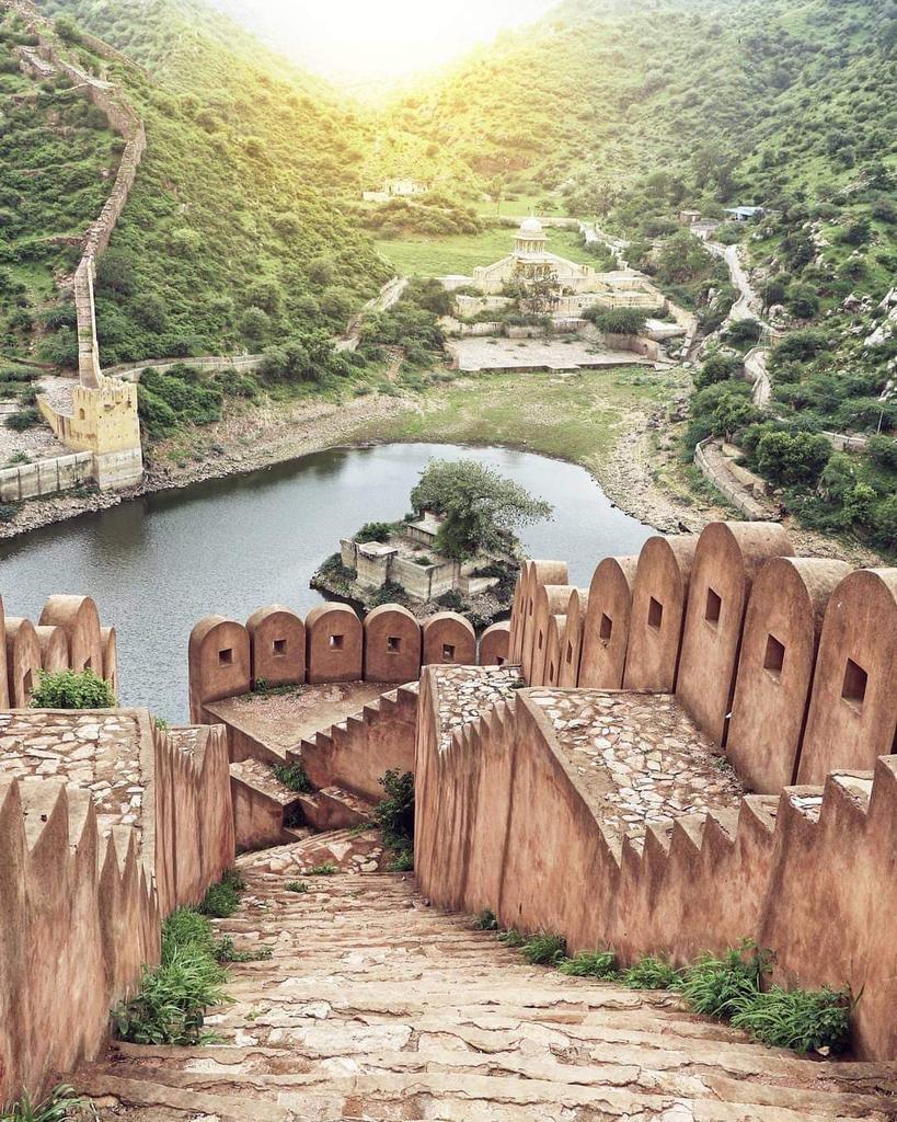 JibmukeshKumar's tweet image. Someone will tell me where the photo is