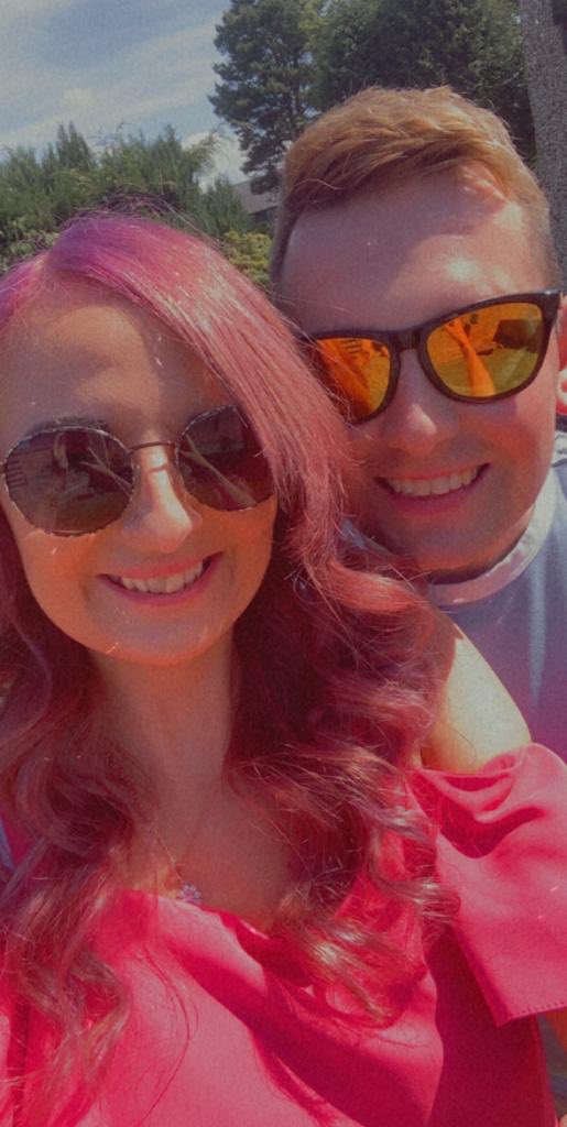 DanD1903's tweet image. When you should be @kasabianofficial in Leicester with @n_morr90 but have to drink in the garden with a Spotify playlist instead! Roll on @radiox home show at 8pm. #summersolstice2 #gutted #normaldaysareforgotten