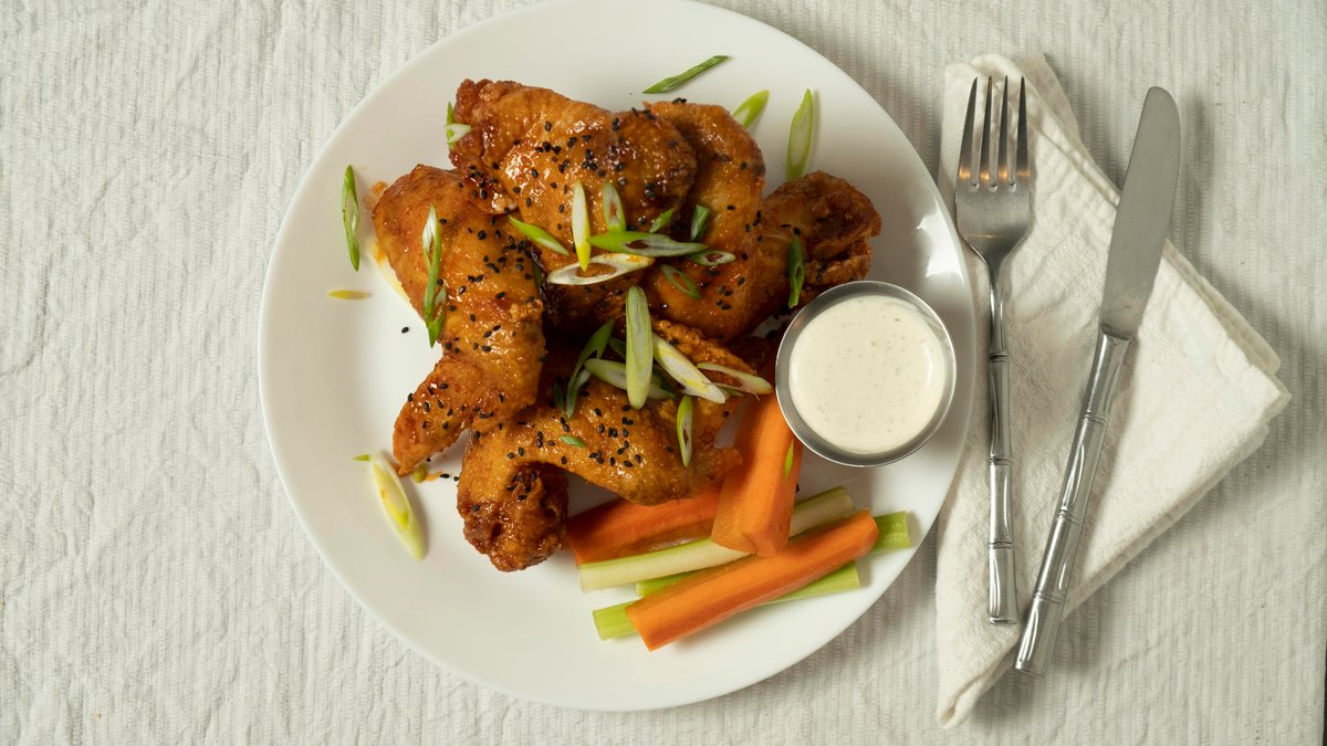 What's your wing combo? Sauce/dip/side? Need help deciding? Give our Jumbo Crispy Wings a try! Choose from mild, hot, BBQ, hot BBQ or Korean BBQ!

DoorDash/takeout available 4-9PM every Thurs-Sat! For pickup visit bit.ly/2zeo3GH or call (484) 920-8088

#phoenixville