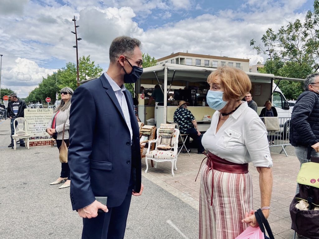 GGarestier's tweet photo. 😀Un nouveau mandat qui démarre dans la concertation sur les grands projets de #Maurepas.

💡 Imaginons la halle du marché de demain ! 🥬🍇

Donnez votre avis en ligne :
👉🏻 https://t.co/yHS7ZZio4j

Prochain atelier participatif : le 27/06 9h/13h.

Toujours plus loin ensemble ! https://t.co/sJ5Fs5Shop