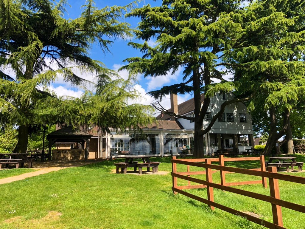 EssexPR's tweet photo. Tell me how this works.
This pic is a pub in London, no one policing rules outside as it’s ‘takeaway’ on a public highway.
2nd pic is of my pub garden, a garden I MYSELF would police to make sure rules adhered to

I have a 17k rent bill to pay on my other pub on the 1st of july.. https://t.co/DzhwPNXgCg