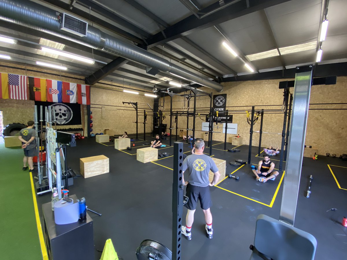 CrossfitMain's tweet photo. CFMM Meet the Box ✔️

Interessentinnen und Interessenten schnupperten heute bei uns CrossFit Luft und absolvierten ihr erstes WOD.
#CrossFit #crossfitmuehlheimmain #crossfitdeutschland @CrossFitDEU @CrossFit https://t.co/njoxhOFmhd