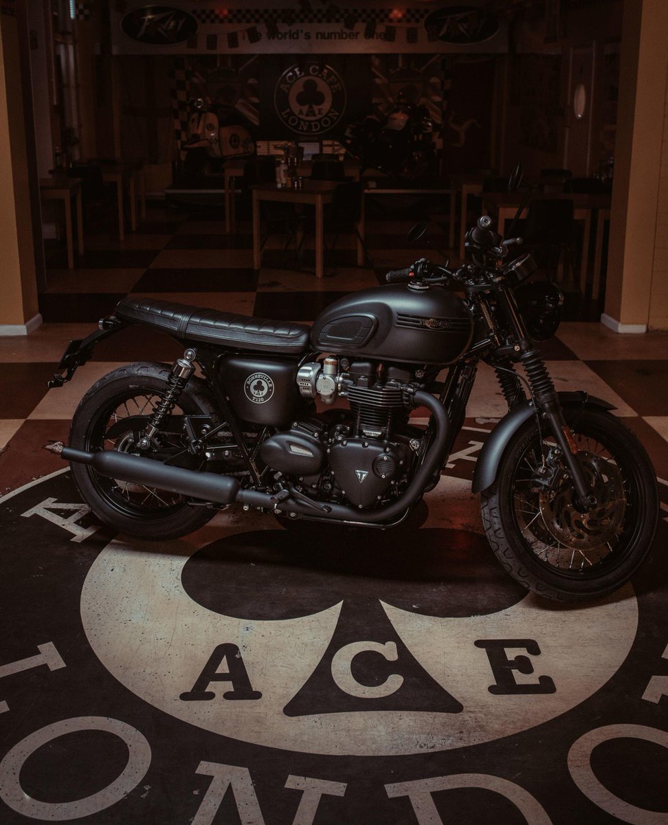 UKTriumph's tweet photo. The Bonneville T120 Ace, built to celebrate the very first generation of cafe racers and London’s legendary Ace Cafe – the spiritual home of classic British motorcycling.

Book a test ride - https://t.co/DSMVrYlvIb #TFestAtHome #AceCafe #Bonneville https://t.co/j751to3B1Z