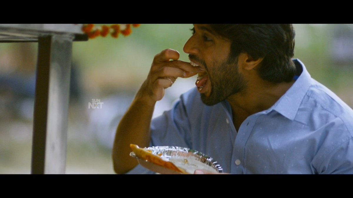 The love story of Prashant is the exact opposite of the earnest romance of Chitra. He does time-pass with a girl-friend for pleasing his friends. And, the hilarious cheating-cum-breakup scene followed by the Prashant breaking out and having his favorite street food. Class.