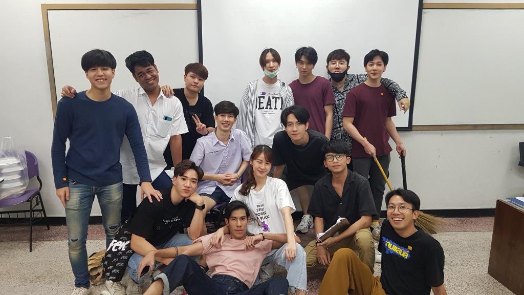 misstobuu's tweet photo. เดินทางมาถึงตอนจบของปจ.นี้แล้ว ก่อนอื่นเลยอยากขอบคุณพี่อั๋นพี่แบงค์ที่เป็นผู้จัด พี่โก้ พี่นิ้งที่เป็นผกก. พี่นิวที่คอยดูองค์ประกอบต่างๆ พี่ๆตากล้อง ช่างไฟ ช่างแต่งหน้า และพี่แป้งที่เขียนนิยายเรื่องนี้ แน่นอนว่างานเลี้ยงก็ต้องมีวันเลิกราสุดท้ายนี้อยากบอกว่ารักนะคะ💕
#ENOFLOVEep11 https://t.co/szaIgcAJU6