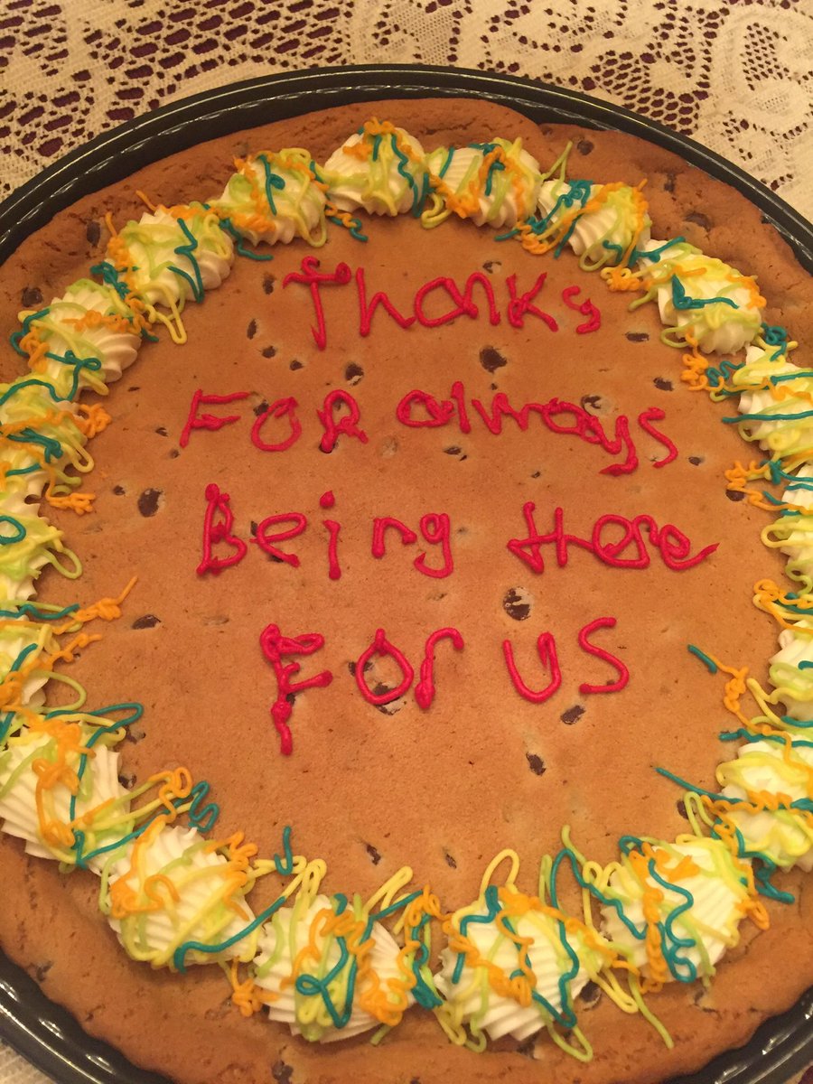 DarcyCindy's tweet photo. @cheeky_bbq Cookie cake from some former students ❤️ https://t.co/Rm5rbnXn7D