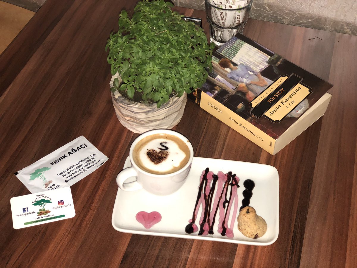 KagacSt's tweet photo. Birbirinden farklı tatlar için fıstıkagacıcafepastadayız sizlere hizmet etmeyi çok seviyoruz. https://t.co/ltyGkDlHkf