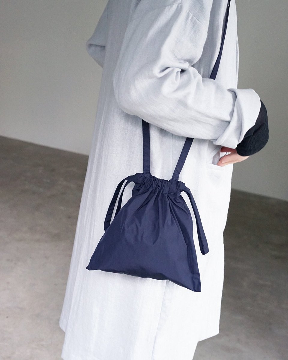 ideot_net's tweet photo. リトアニアのアパレルブランド ” formuniform ” から、これからの季節にぴったりな撥水加工が施された軽量ポリエステル製の Drawstring Bag

各色再入荷しましたので是非 website をご覧ください。

https://t.co/u9Es0UvIuH

#formuniform #ideot #巾着 #ナイロンバック #フォームユニフォーム https://t.co/L3ljPhUZAa