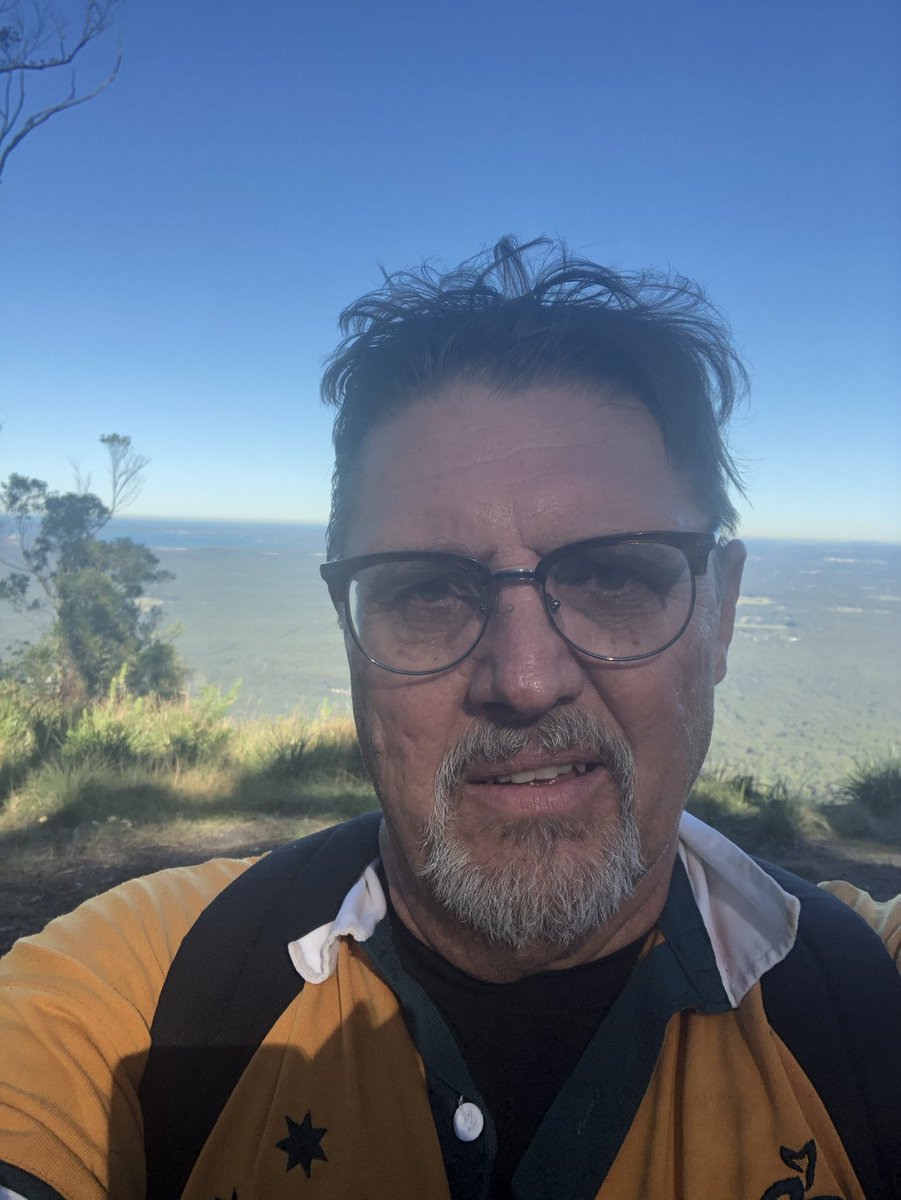 Newy Traveller tweet media