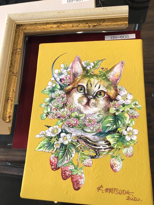 『お粧し3』水彩 ペン アクリル

仲良しのシマリス飼いのruiさん宅のイチハ君をモチーフに、草花で着飾るお粧しシリー3作目です。以前に描いたハガキ大原画のリメイクでもあります。イチゴとシロツメグサ、ドクダミなど白い花を基調に、ニホントカゲの青を差し色にしました。

#マツダケン 