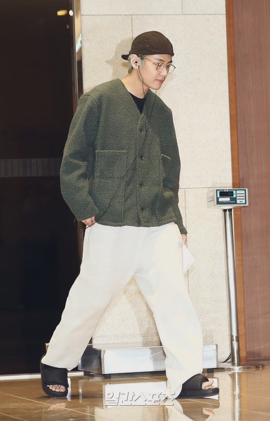 ⊹♡✧ taehyung airport fashion; a thread ✧♡⊹