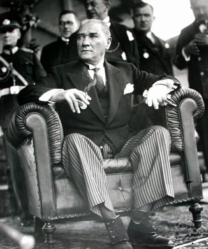 #BenKemalistim İzindeyiz Atam, rahat uyu... Evlatlarının kalbinin en güzel yerindesin. Ne mutlu Türk'üm diyene!