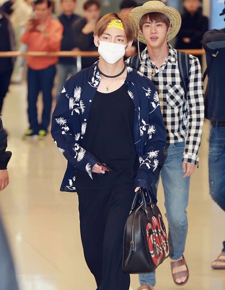 ⊹♡✧ taehyung airport fashion; a thread ✧♡⊹