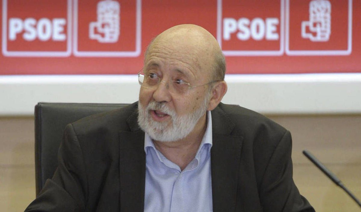 elmundotoday's tweet photo. Corea del Norte ficha a Tezanos para sus encuestas gubernamentales: https://t.co/fchk8wQc9i https://t.co/h6UgwHP1gK