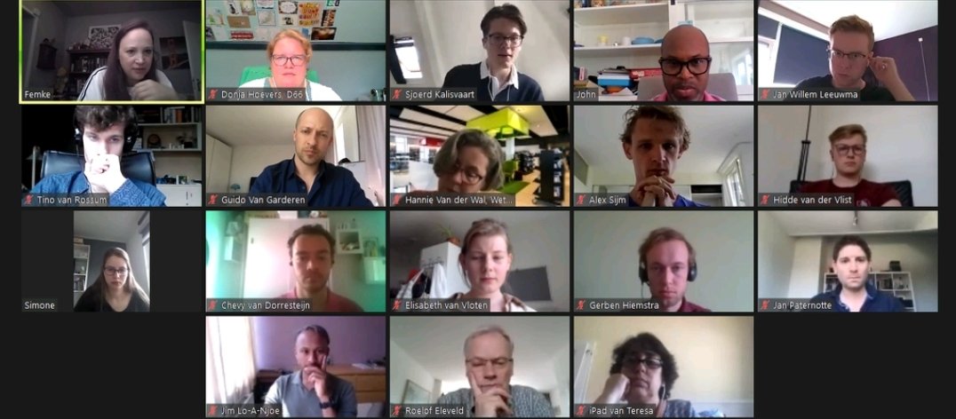 d66onderwijs's tweet photo. Interessante discussie met studenten, geïnteresseerden en Tweede Kamerlid @jpaternotte over het leenstelsel georganiseerd door de #themaafdeling onderwijs en wetenschap #D66 https://t.co/p6DXXOMXLM