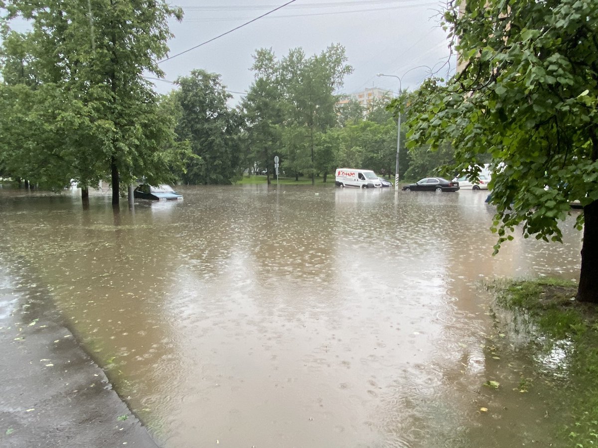 Москва тонет Москва тонет
