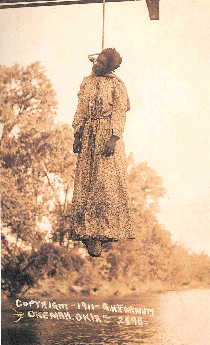 jnthnnthnl's tweet photo. 🇺🇸🌳📷📮 'Photo Description: Grief and a haunting unreality permeate this photo. The corpse of #LauraNelson retains an indissoluble femininity despite the horror inflicted upon it. Spectre-like, she seems to float-...' https://t.co/PbBDkt0qVj https://t.co/xfRQA2PMac