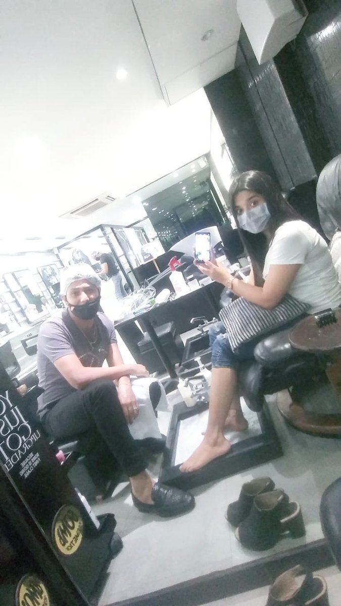 MsRanieeta_Off's tweet photo. Almost after 3 months I finally got the opportunity to pamper myself...๐ฅฐ
Thank you #Anjohn for providing so much care while keeping in mind all the safety measures.
Also, I was so happy to meet #Gopal, #Santana and #Ahmed after so long..๐ https://t.co/v8Hpr6o8Ux